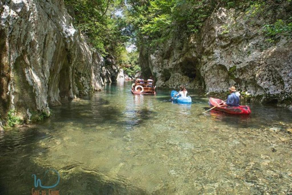 라우리노 La Taverna Dei Colori 아파트 외부 사진